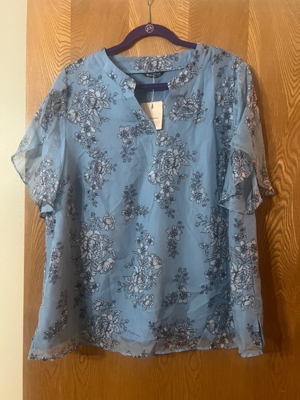 BloomChic Light Blue Floral V-Neck Flutter Sleeve Blouse